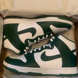 Nike dunk high retro size 9